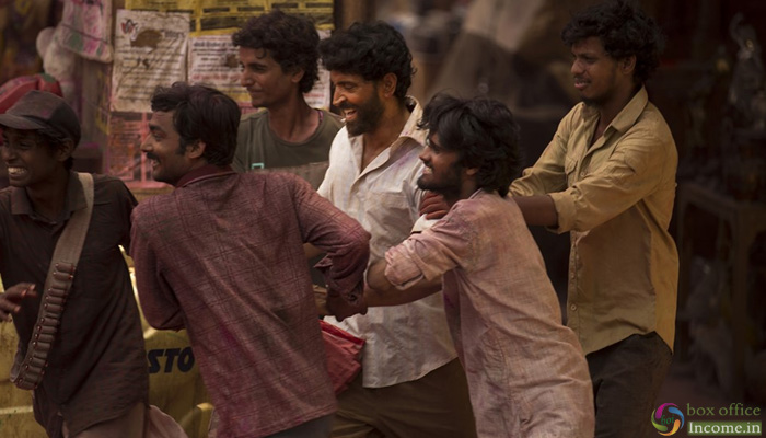 Super 30 4th Day Collection, Hrithik Roshan starrer Holds Well on Monday!