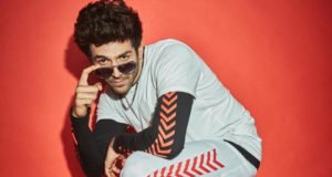 Bollywood Actor Kartik Aaryan gives us a sneak peak of his YouTube channel!
