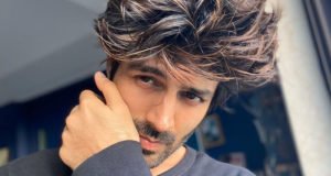Kartik Aaryan gives a spooky Good News and We Can't Stop Laughing!