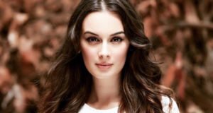 Evelyn Sharma once again shows us how to be a True Achiever!
