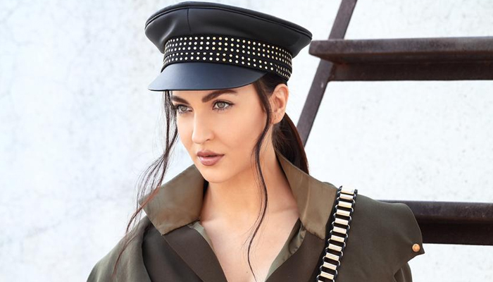 After Malang, Elli AvrRam all set to stun with an author backed role in Gaurang Doshi's 7th Sense