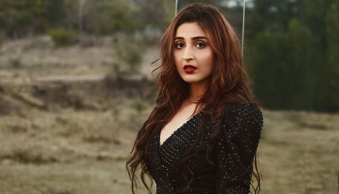 Dhvani Bhanushali ruling hearts with her latest single 'Radha' presented by Bhushan Kumar's T-Series!