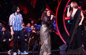 Indian Idol 12: Neha Kakkar and Dhvani Bhanushali's impromptu performance on Dilbar sets Stage on Fire!