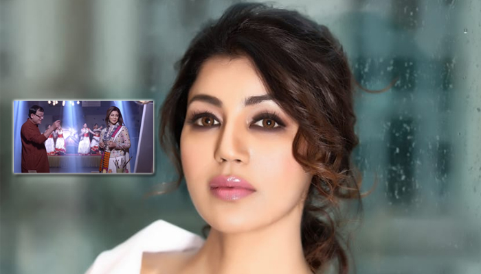 Debina Bonnerjee shares a hilarious video from Khichdi where she explains to Praful the difference between Qutub Minar and Charminar!