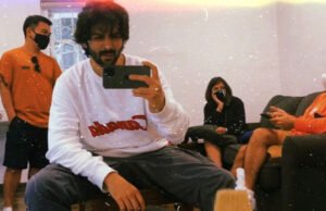 Kartik Aaryan gives a sneak peek into his new look, leaving netizens wondering