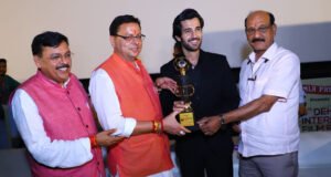 Aditya Seal felicitated with the Award for 'Most Promising Actor' at the 6th Dehradun International Film Festival