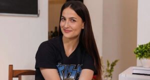 Elli AvrRam celebrates Christmas in Sweden, says 'It's the most wonderful time of the year'