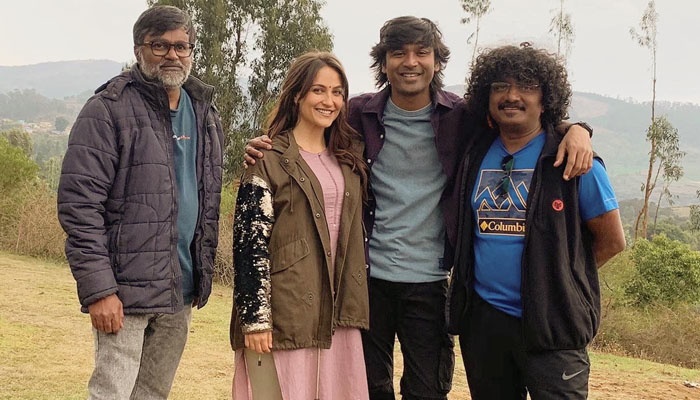 Elli AvrRam wraps up the shoot of her film with Dhanush, Titled Naane Varuven!