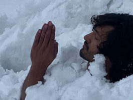 Vidyut Jammwal goes super zen in 6-feet deep snow in the Himalayas - Watch Video