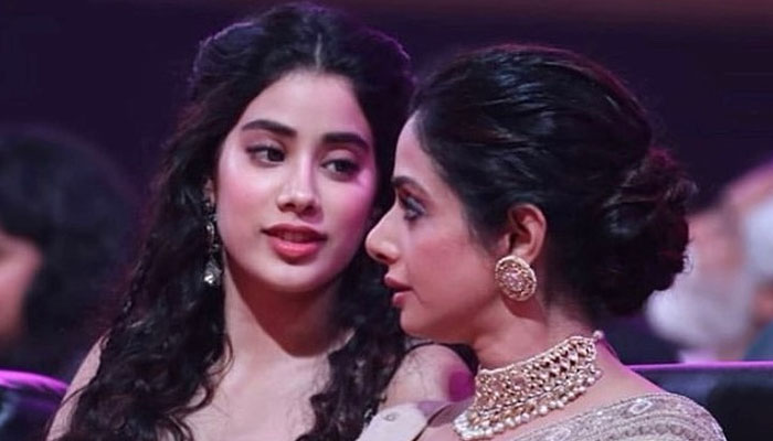Janhvi Kapoor pens a heart wrenching note for late mother Sridevi: 'I still look for you everywhere mumma'