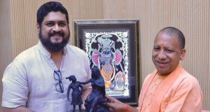 Adipurush Director Om Raut Meets UP CM Yogi Adityanath, Shares a Heartwarming Note!
