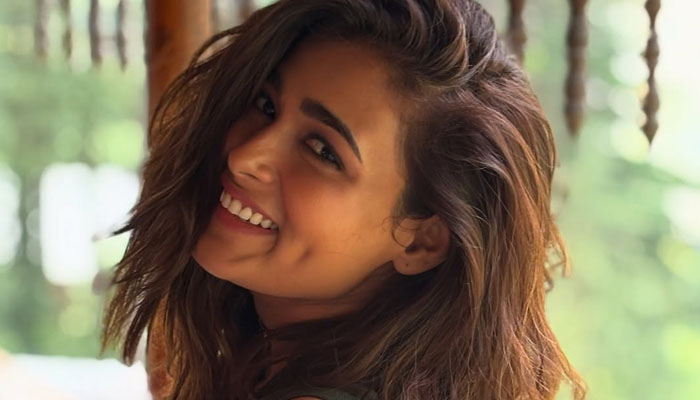 Shalini Pandey Raises Her Voice against Mountain Garbage while shooting her film Rahu Ketu in Kasol