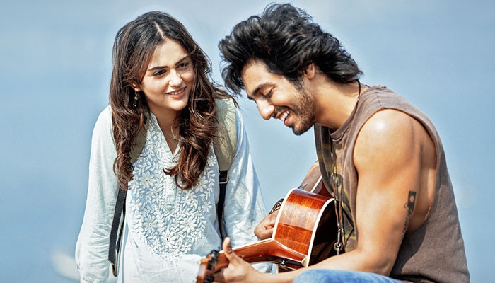 Saiyaara Box Office Collection Day 17: Ahaan Panday & Aneet Padda's Film Crosses Rs 300 Cr Mark