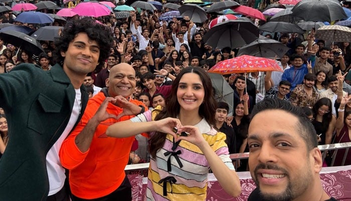 Curious Eyes Cinema's Mannu Kya Karegga creates a historic world record with their chartbuster song - Humnava