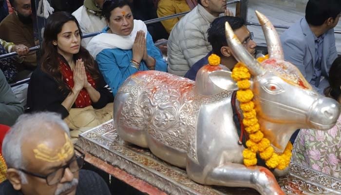 Nushrratt Bharuccha Seeks Lord Mahakal’s Blessings Ahead of the New Year