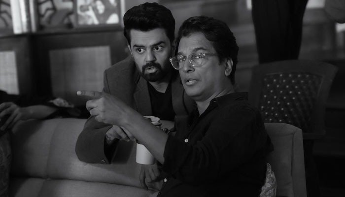 Maniesh Paul Shares BTS Clicks with Director Vikram Phadnis as he Wraps the Shoot of their Upcoming Untitled Film