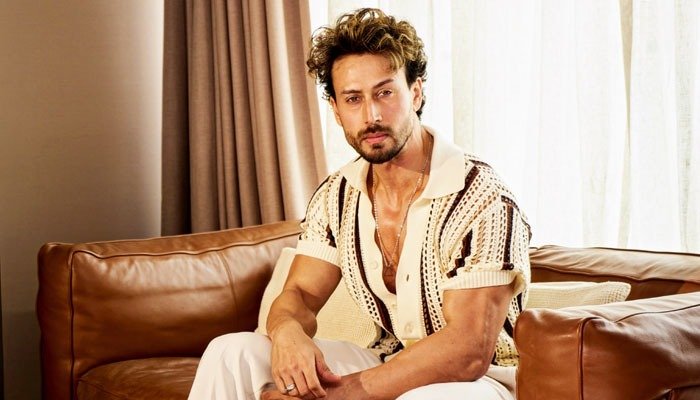 Tiger Shroff Escapes Unhurt After Gunshots Fired at His Car in Mumbai’s Juhu; Two Injured