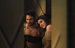 Ahead of the Uncut Original Version of Obession's Premiere, Varun Dhawan and Kriti Sanon Recreate the Film's Iconic Scene